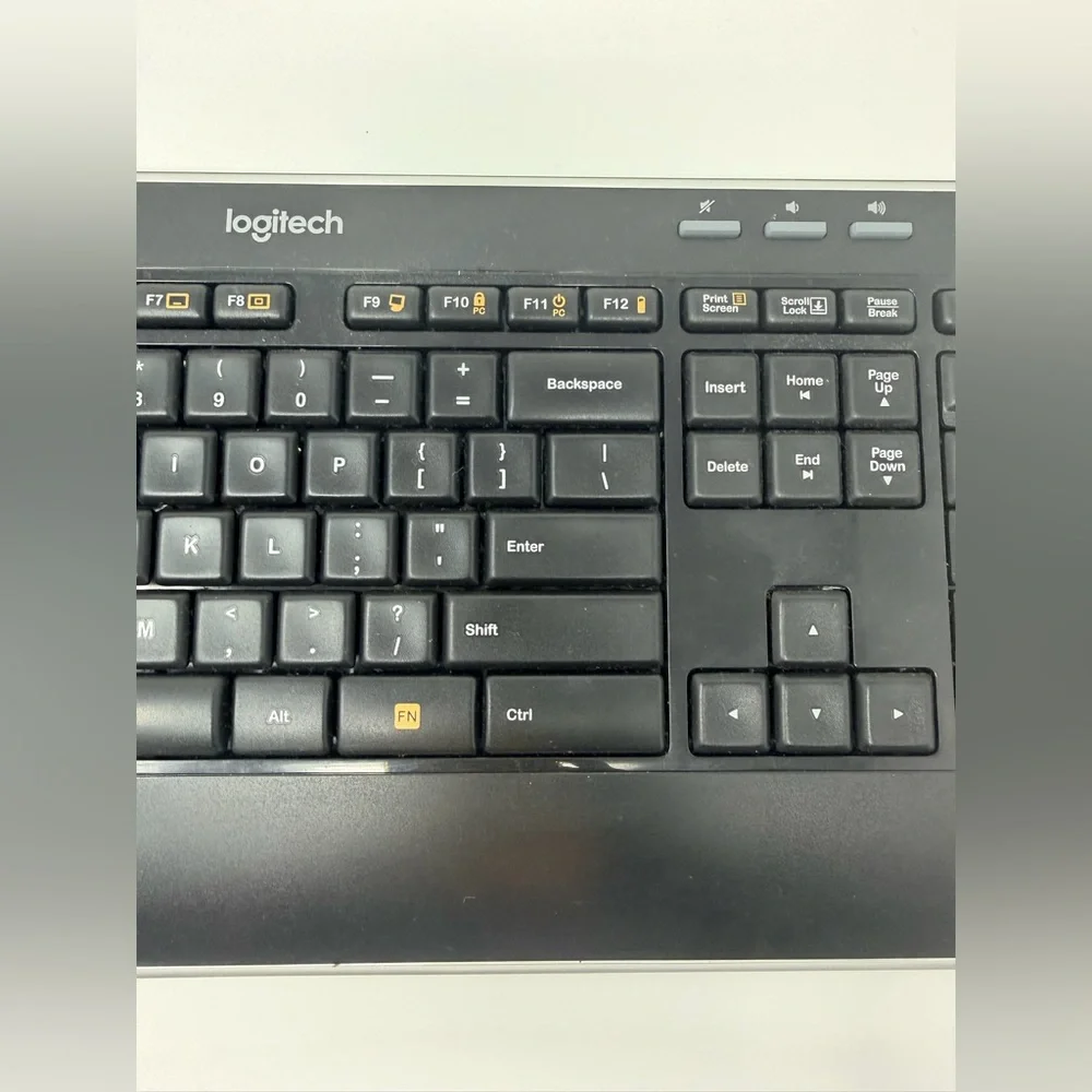 Logitech Wireless Keyboard Full Size Portable Gaming Work Office Typing College